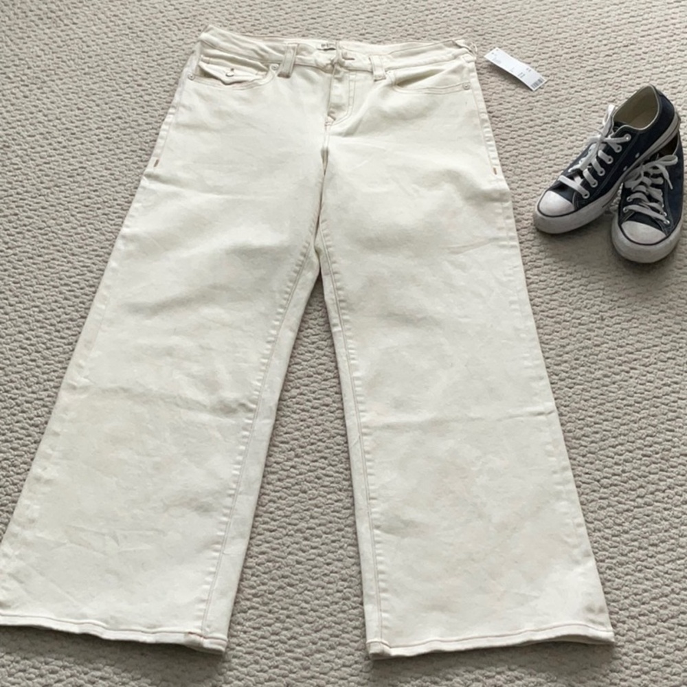 NWT True Religion low slung winter white jeans